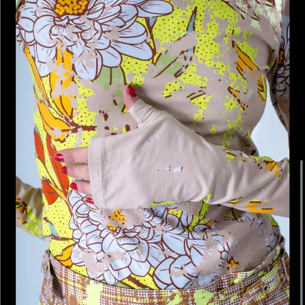 Kawakey Distressed Vintage Floral Print Turtleneck Top - Picture 2 of 10